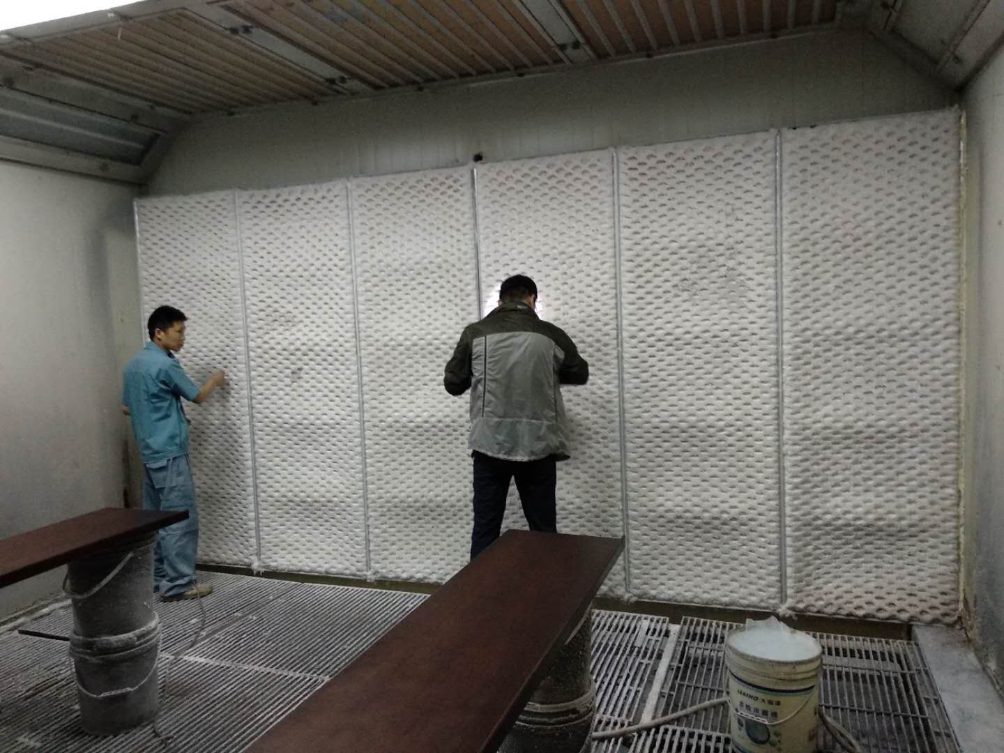 家具行业干式喷房漆雾过滤-水性漆应用案例